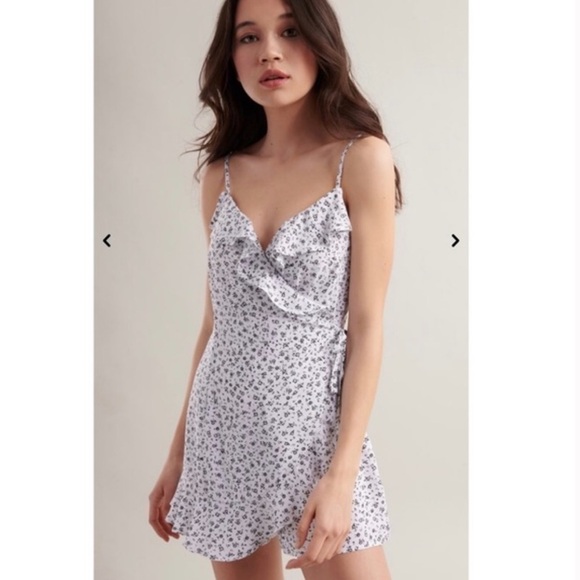 Garage Black White Floral Print Romper Wrap Ruffle - Picture 1 of 9